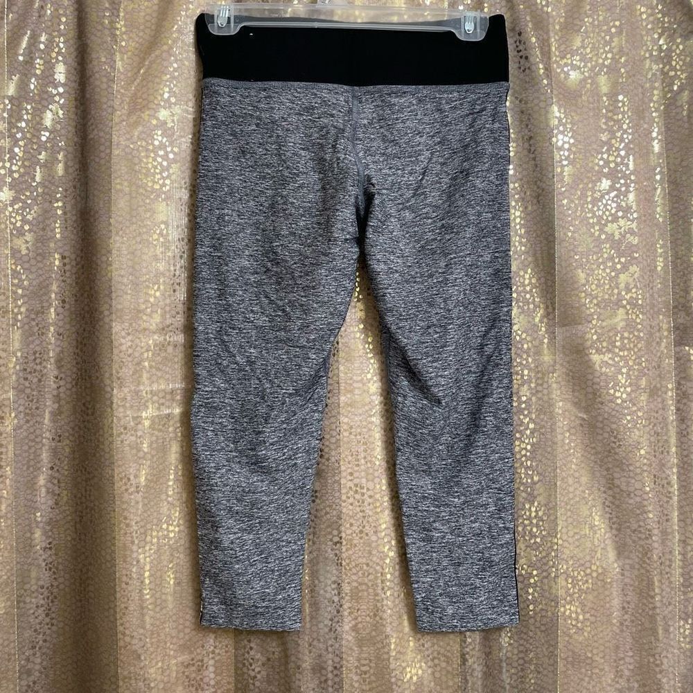 PINK Victorias Secret Ultimate Marled Gray Black Capri Leggings, XS - Picture 2 of 5